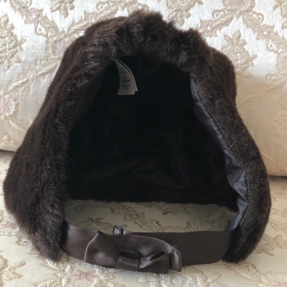 Baby Gap Faux fur Cape with matching Hat - Picture 8 of 10